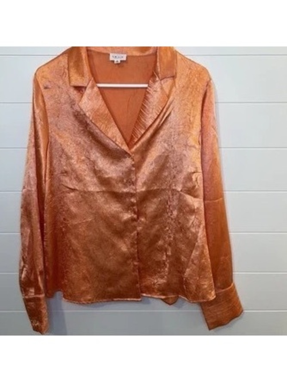 Le Lis Satin Style Blouse
